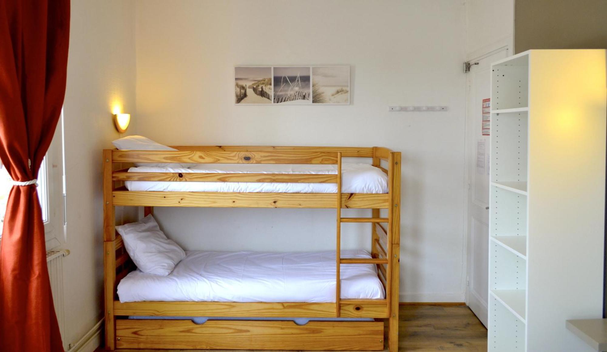 Chambre Familiale avec Salle de Bains Commune